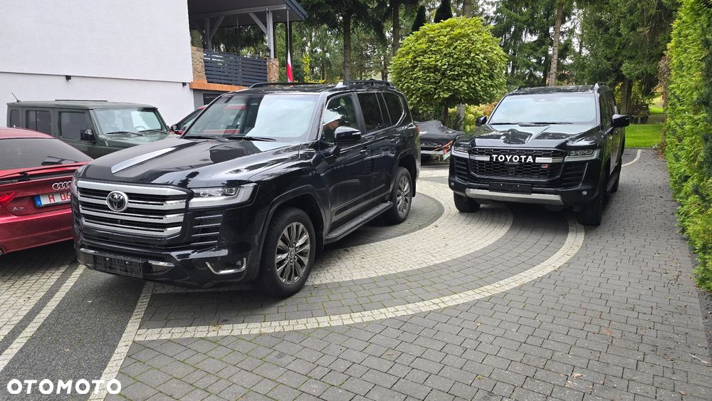 Toyota Land Cruiser - 1