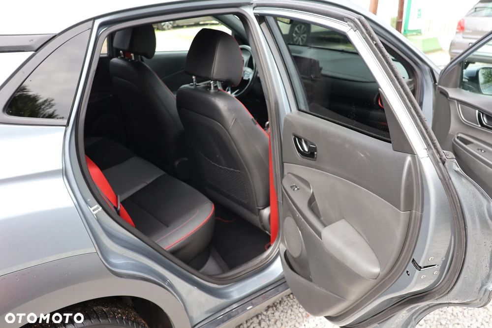Hyundai Kona 1.6 T-GDI Premium DCT - 11