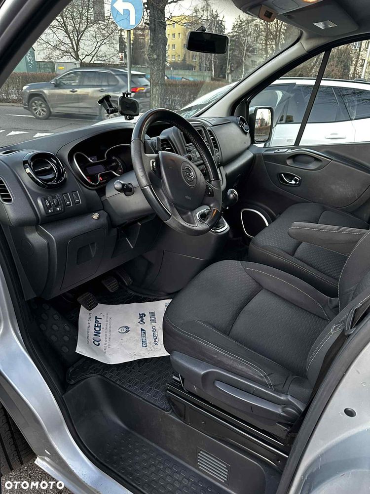 Opel Vivaro - 11