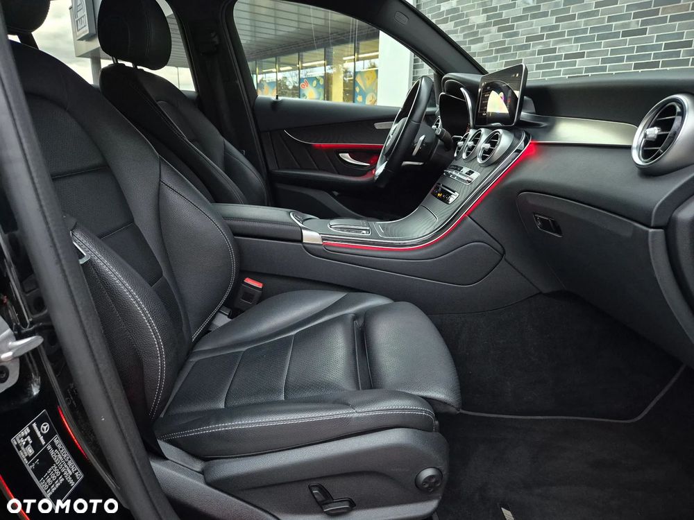 Mercedes-Benz GLC 220 d 4Matic 9G-TRONIC AMG Line Plus - 28