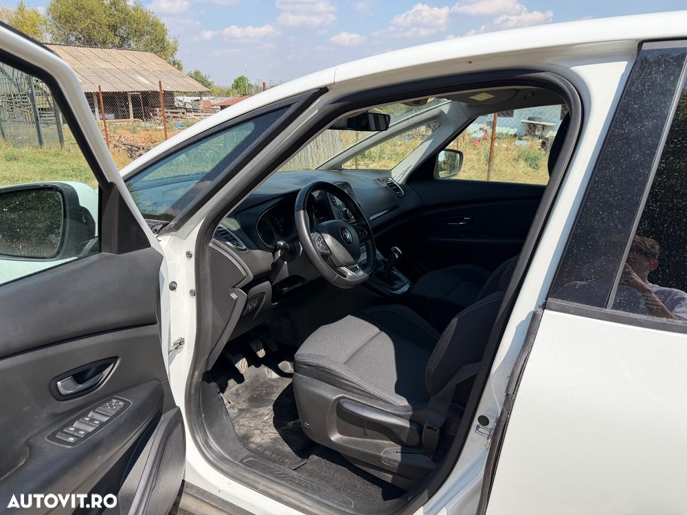 Renault Scenic - 9