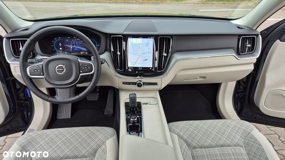 Volvo XC 60 T6 Plug-In Hybrid AWD Inscription Expression - 10