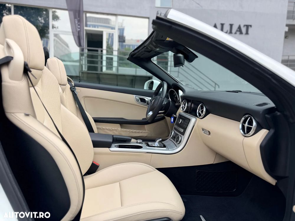 Mercedes-Benz SLC - 14
