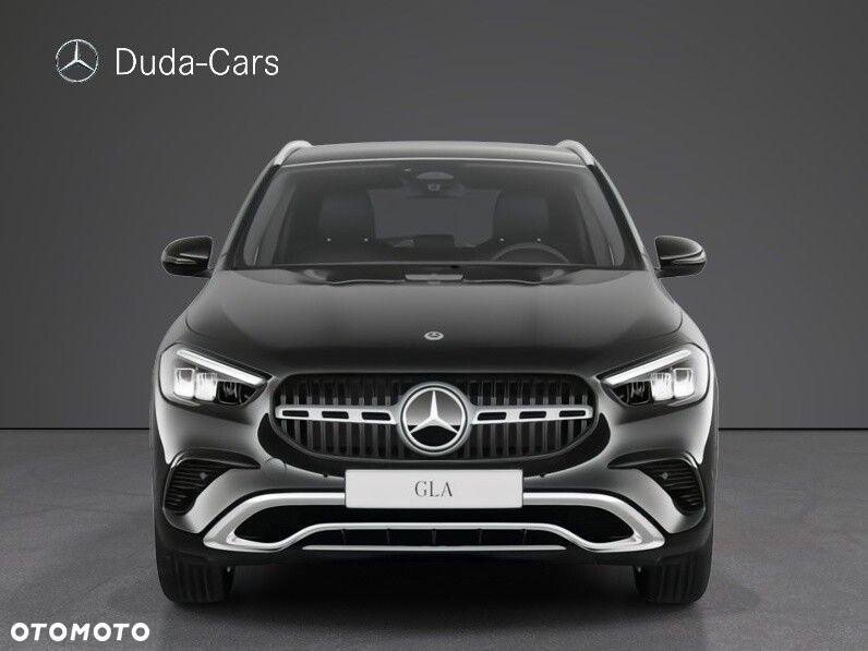 Mercedes-Benz GLA - 4