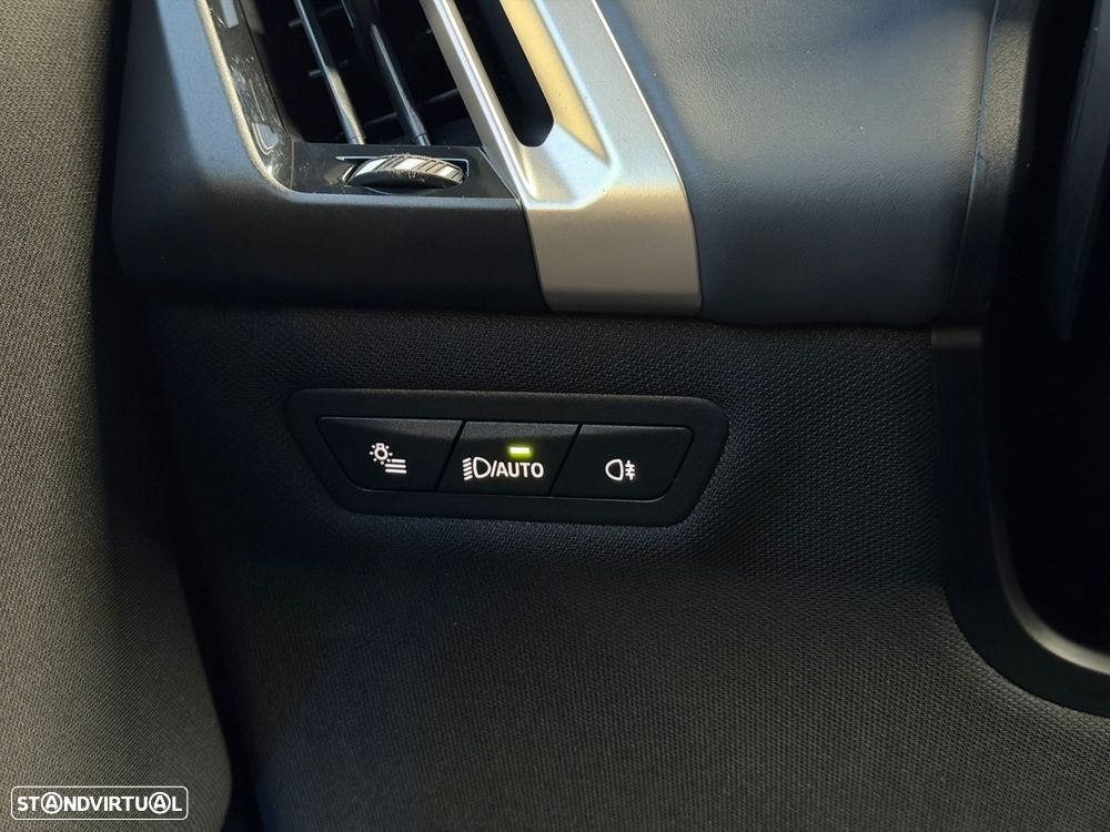 BMW iX xDrive 40 Pack Desportivo - 31