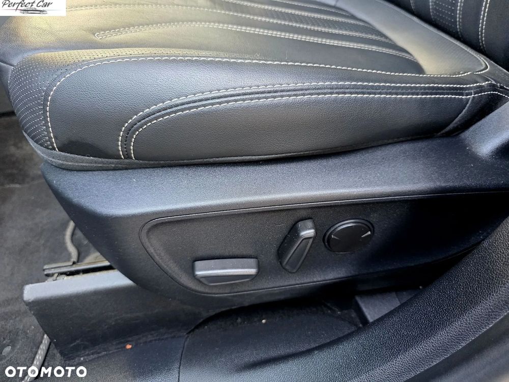 Ford Kuga 2.5P PHEV FWD Vignale - 14