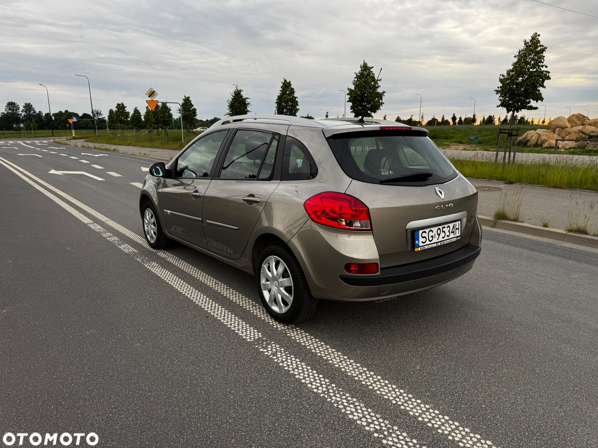 Renault Clio 1.2 16V Authentique - 4