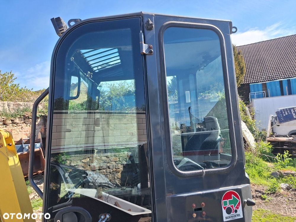 Komatsu Pc16R-3Hs - 31
