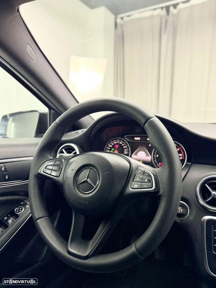 Mercedes-Benz A 180 d AMG Line - 19