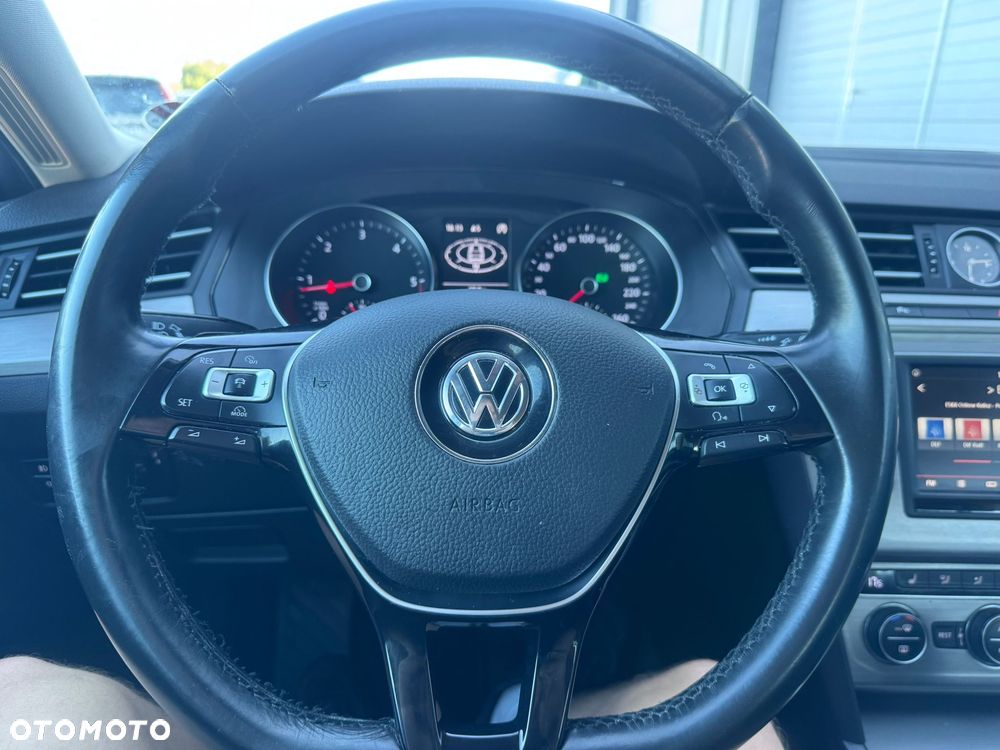 Volkswagen Passat 2.0 TDI (BlueMotion Technology) DSG Comfortline - 13