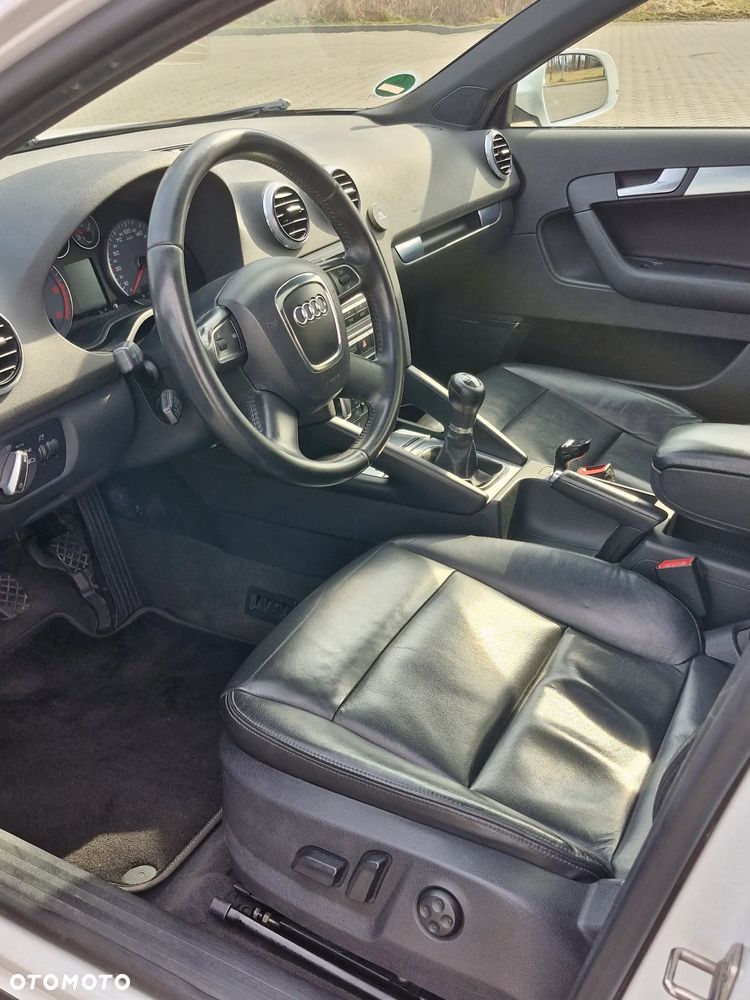 Audi A3 Sportback 2.0 TDI DPF S line Sportpaket (plus) - 23