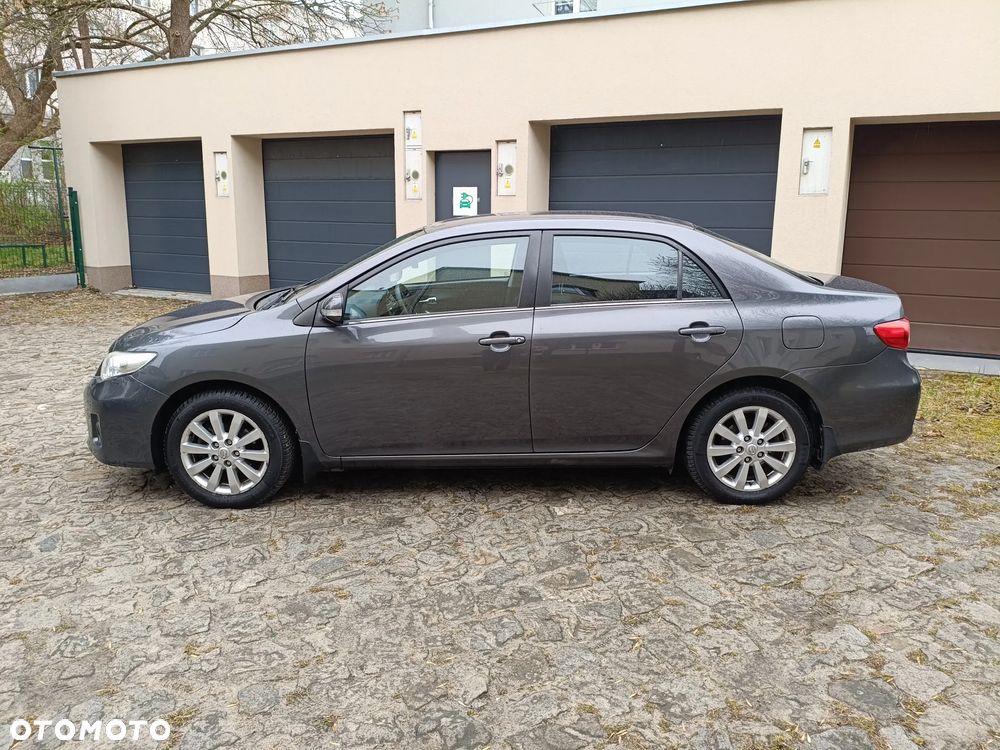 Toyota Corolla 1.6 Premium + - 4