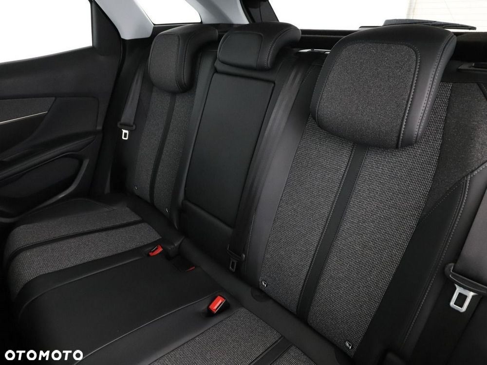 Peugeot 3008 PureTech 130 Stop & Start GPF EAT8 Allure Business-Paket - 18