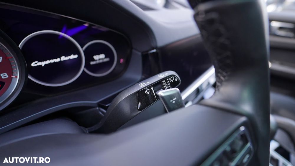 Porsche Cayenne Turbo - 24