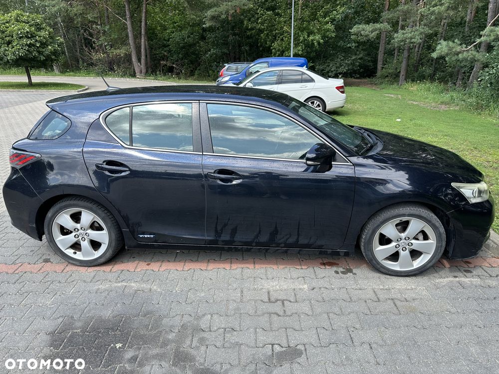 Lexus CT - 7