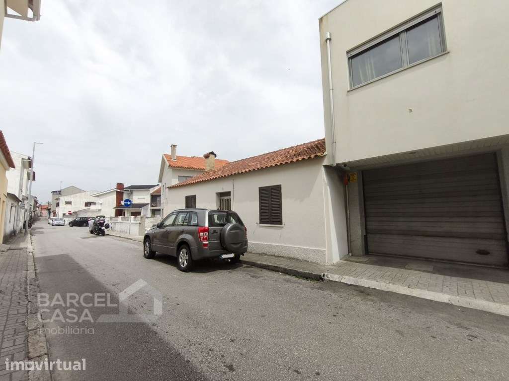 Oportunidade Única: Moradia para Reconstruir a Minutos da Praia! - Grande imagem: 2/7