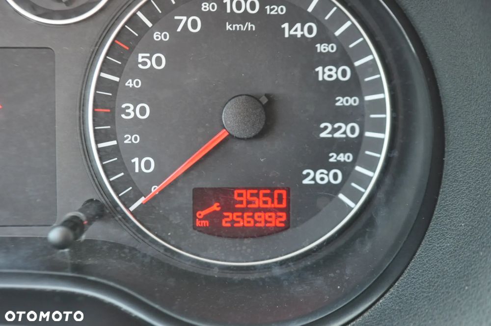 Audi A3 1.6 Limited Edition - 11