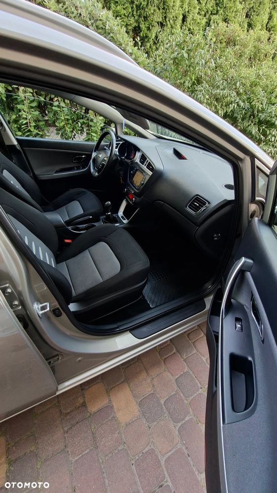 Kia Ceed 1.6 GDI XL - 19