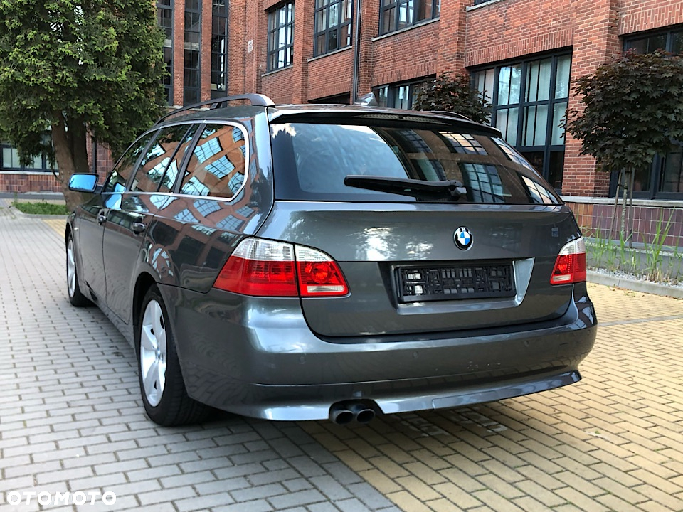 BMW Seria 5 525xi - 14