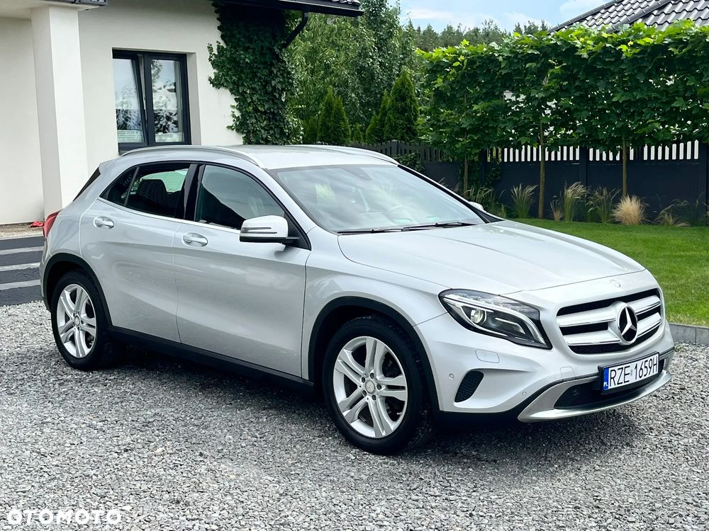 Mercedes-Benz GLA 180 - 11