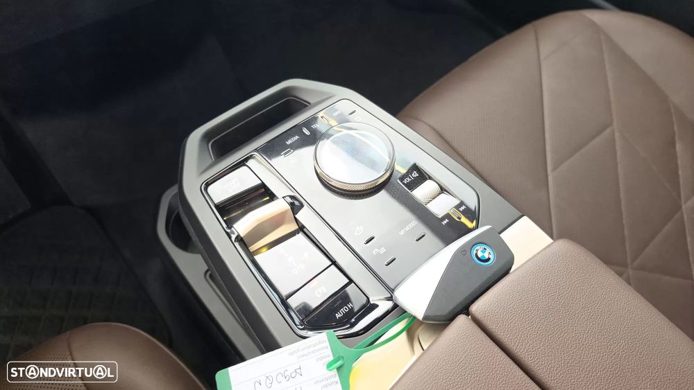 BMW iX xDrive 40 Pack Desportivo - 44