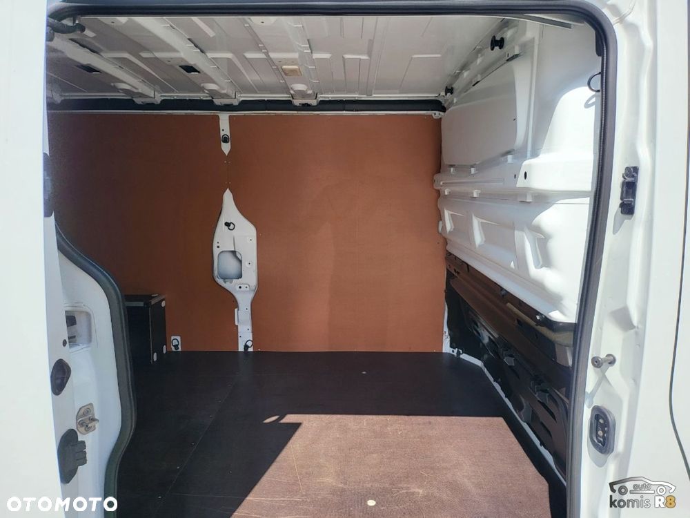 Renault Trafic - 12