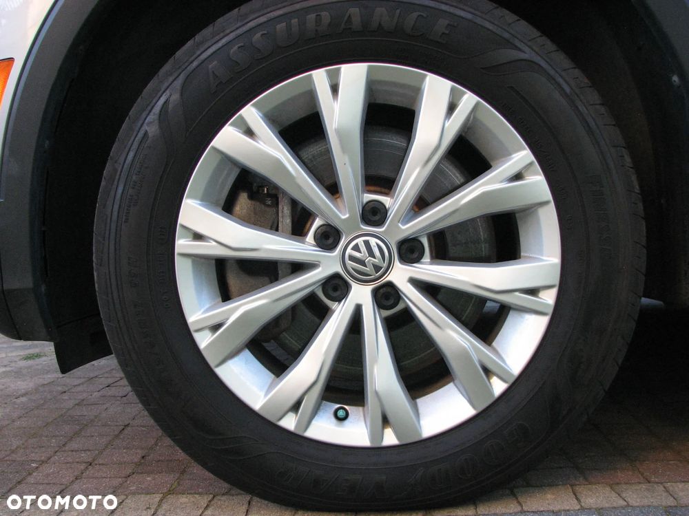 Volkswagen Tiguan Allspace 2.0 TSI 4Mot Comfortline DSG - 24