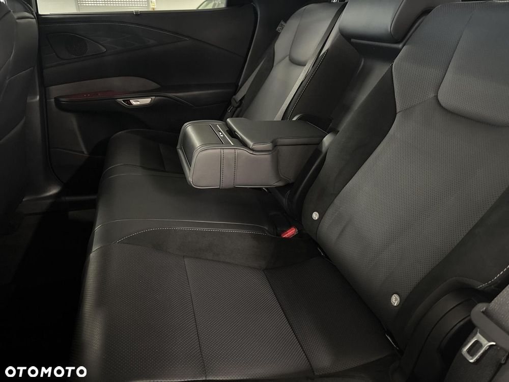 Lexus RX - 12