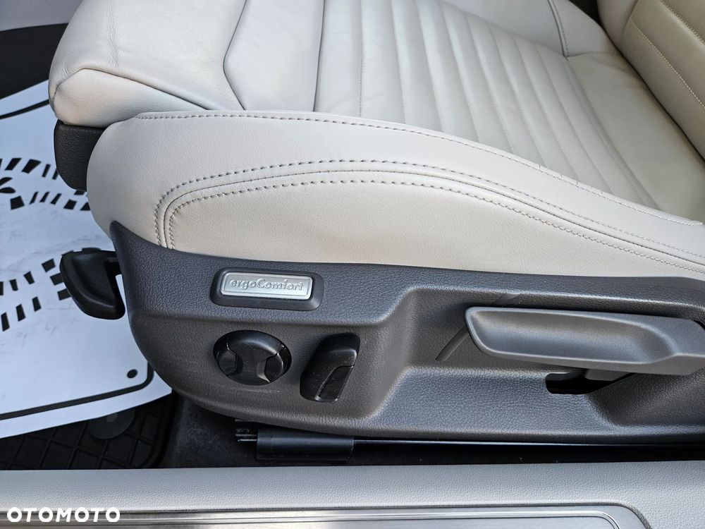 Volkswagen Passat 2.0 TDI EVO Elegance DSG - 28