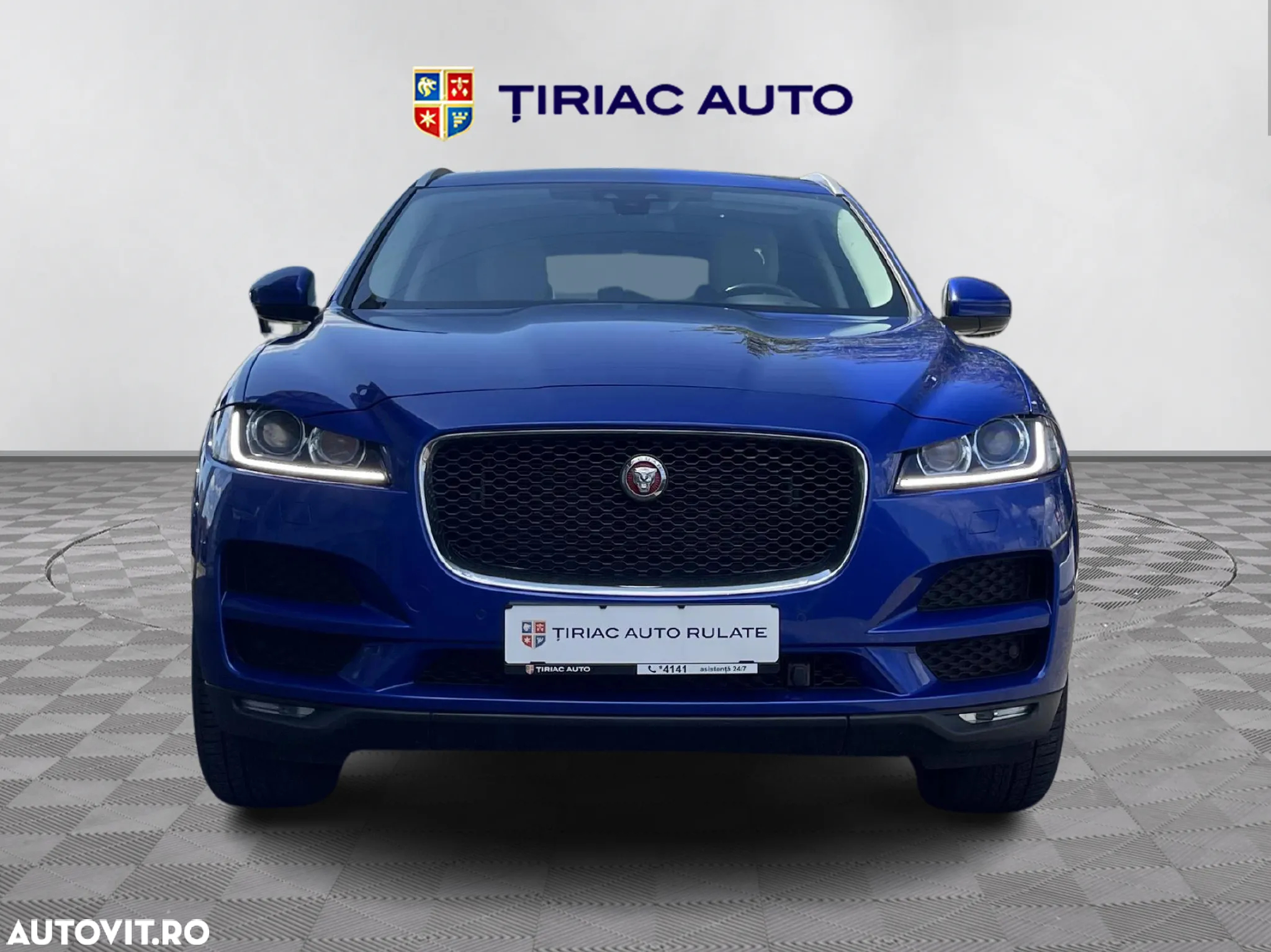 Jaguar F-Pace - 8