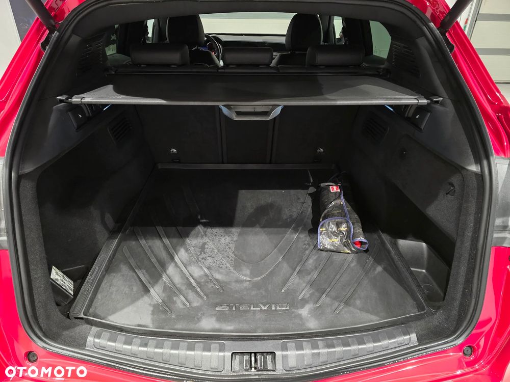 Alfa Romeo Stelvio 2.0 Turbo Veloce TI Q4 - 11