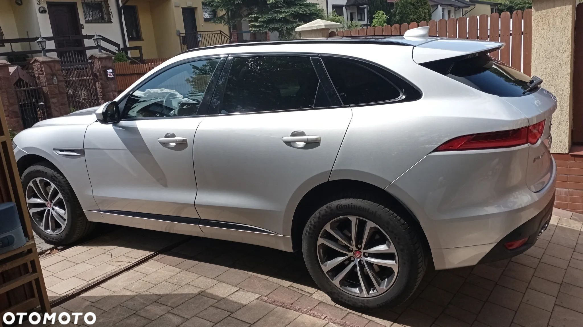 Jaguar F-Pace 2.0 i4D AWD R-Sport - 1