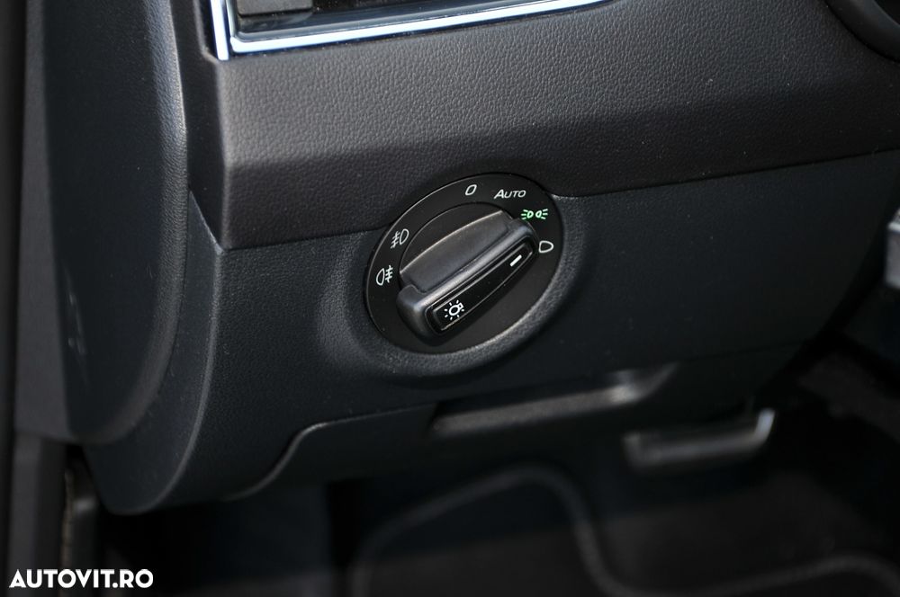 Skoda Octavia 2.0 TDI RS DSG - 17