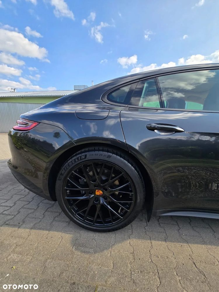Porsche Panamera 4 - 9