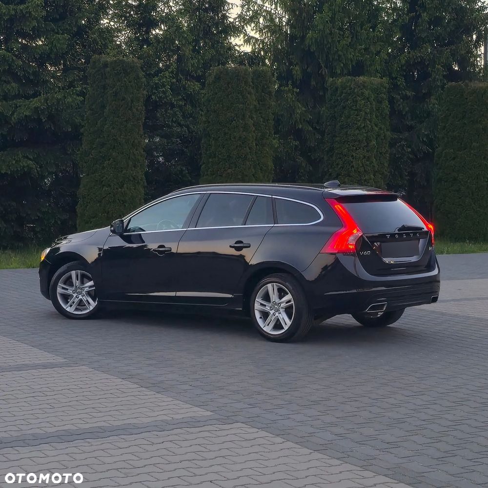 Volvo V60 D4 Momentum - 17