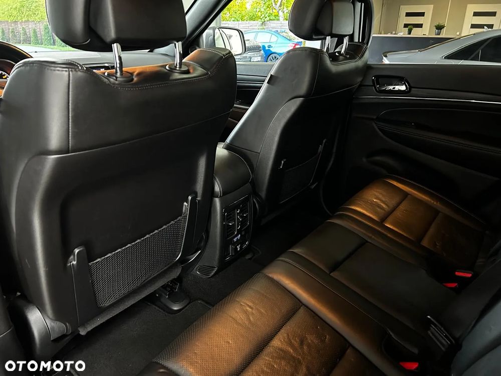 Jeep Grand Cherokee - 11