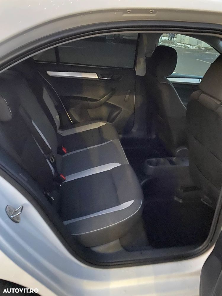 Skoda RAPID 1.0 TSI Avantaj - 31