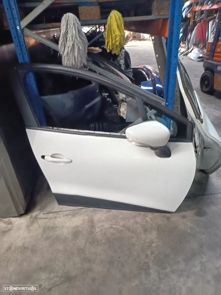 Porta frente direita Renault Clio IV - 2