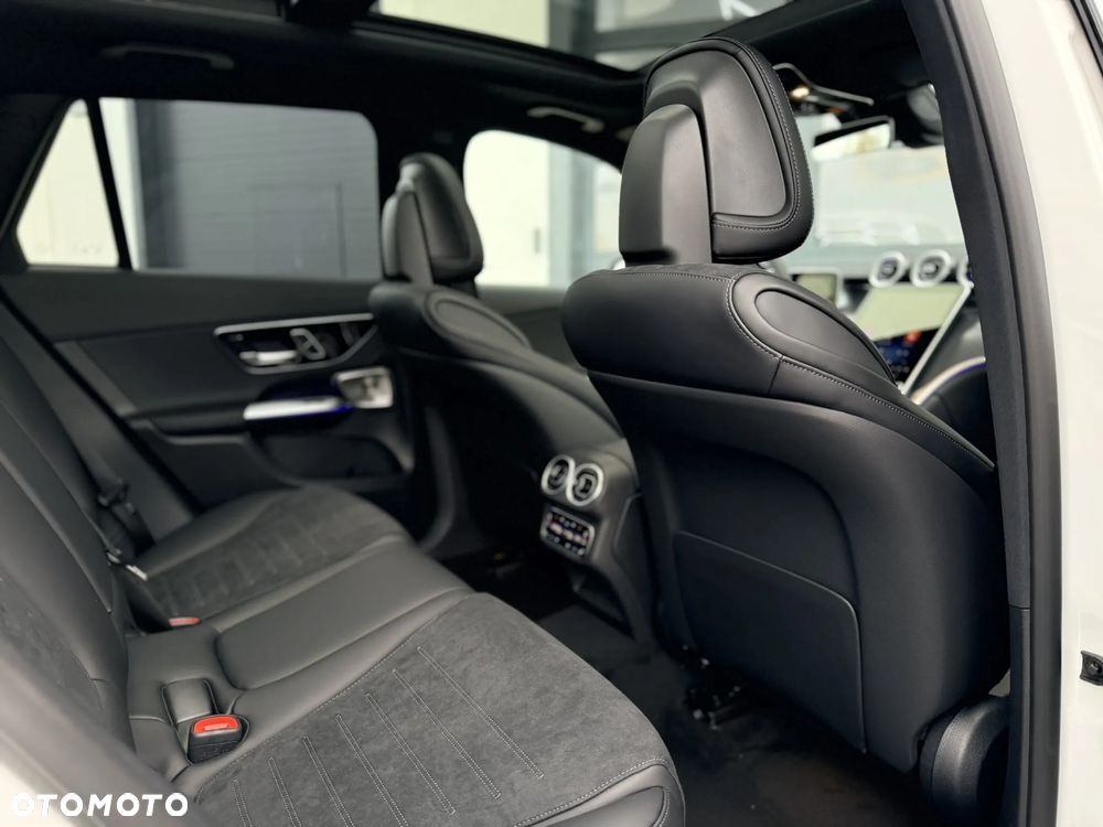 Mercedes-Benz GLC - 27