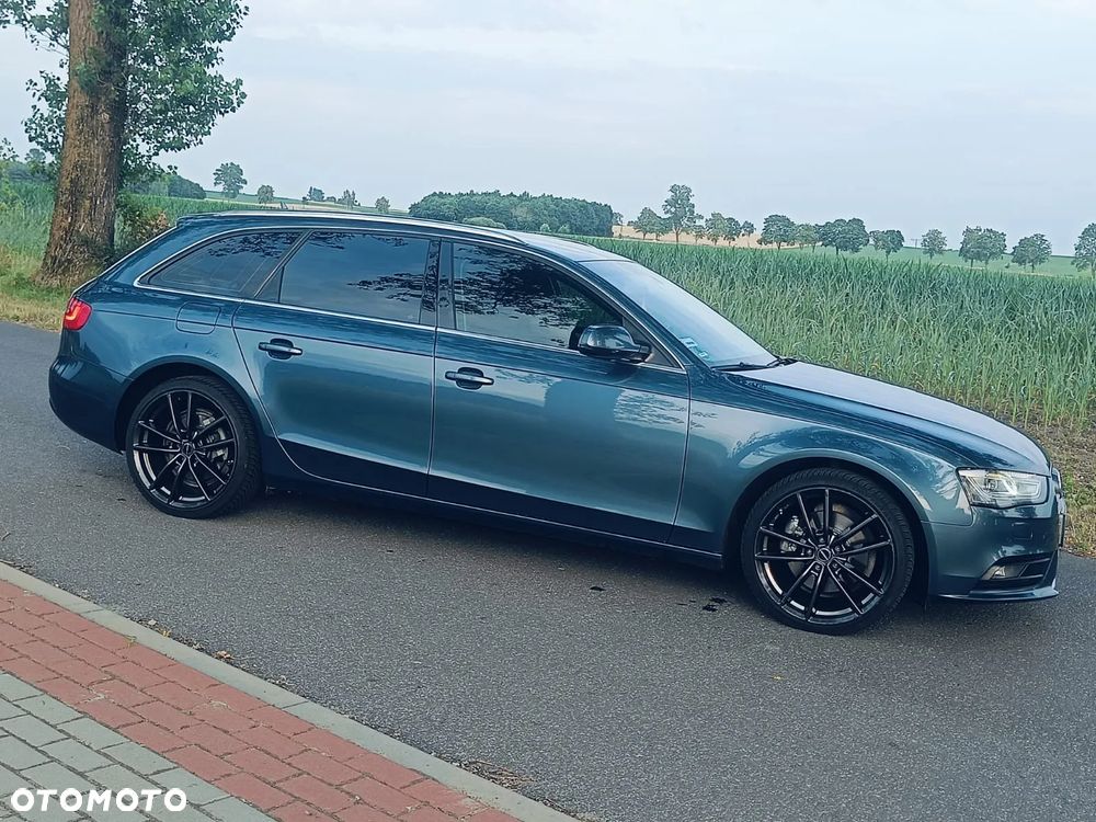 Audi A4 Avant - 25