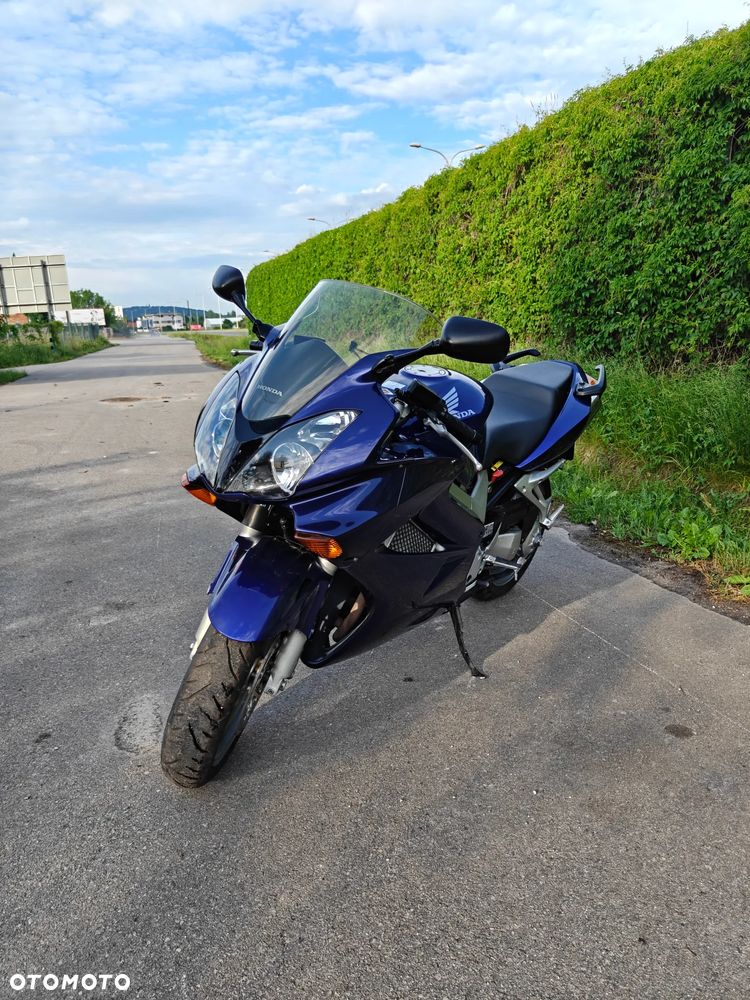 Honda VFR - 2