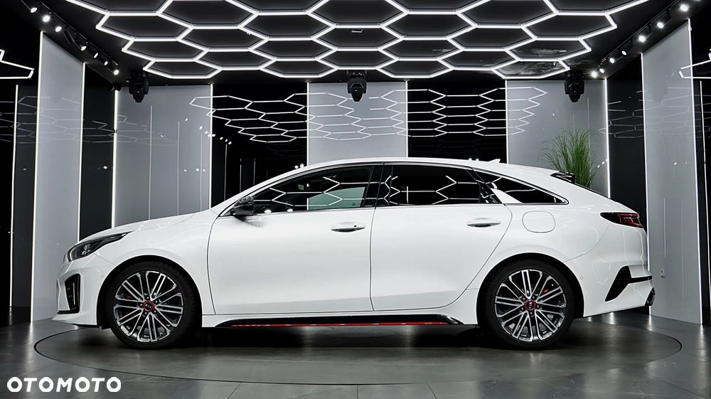 Kia ProCeed 1.6 T-GDI GT DCT - 5