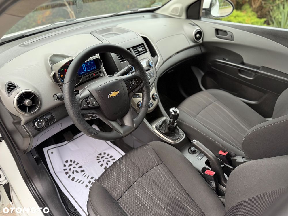 Chevrolet Aveo 1.4 LT - 6