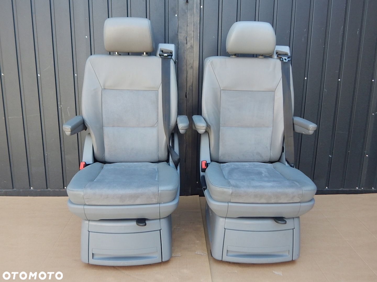 VW T5 T6 MULTIVAN CALIFORNIA KAMPER fotel OBROTOWY podłokietnik ALCANTARA - 2