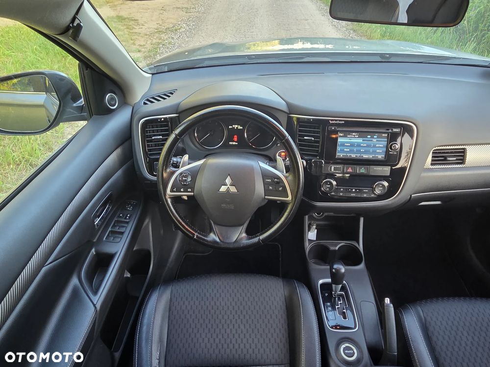 Mitsubishi Outlander 2.0 Intense + CVT - 18