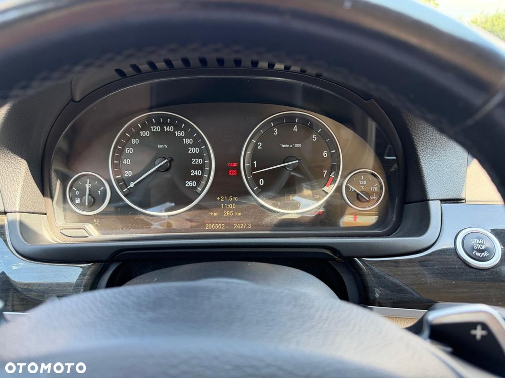 BMW Seria 5 523i - 14