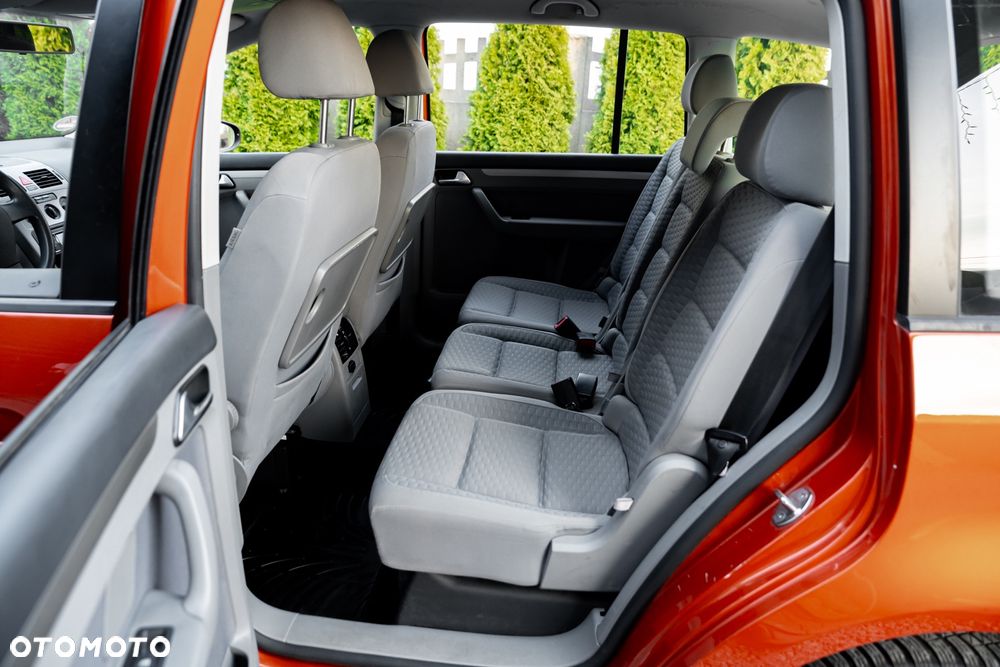 Volkswagen Touran 1.6 - 19