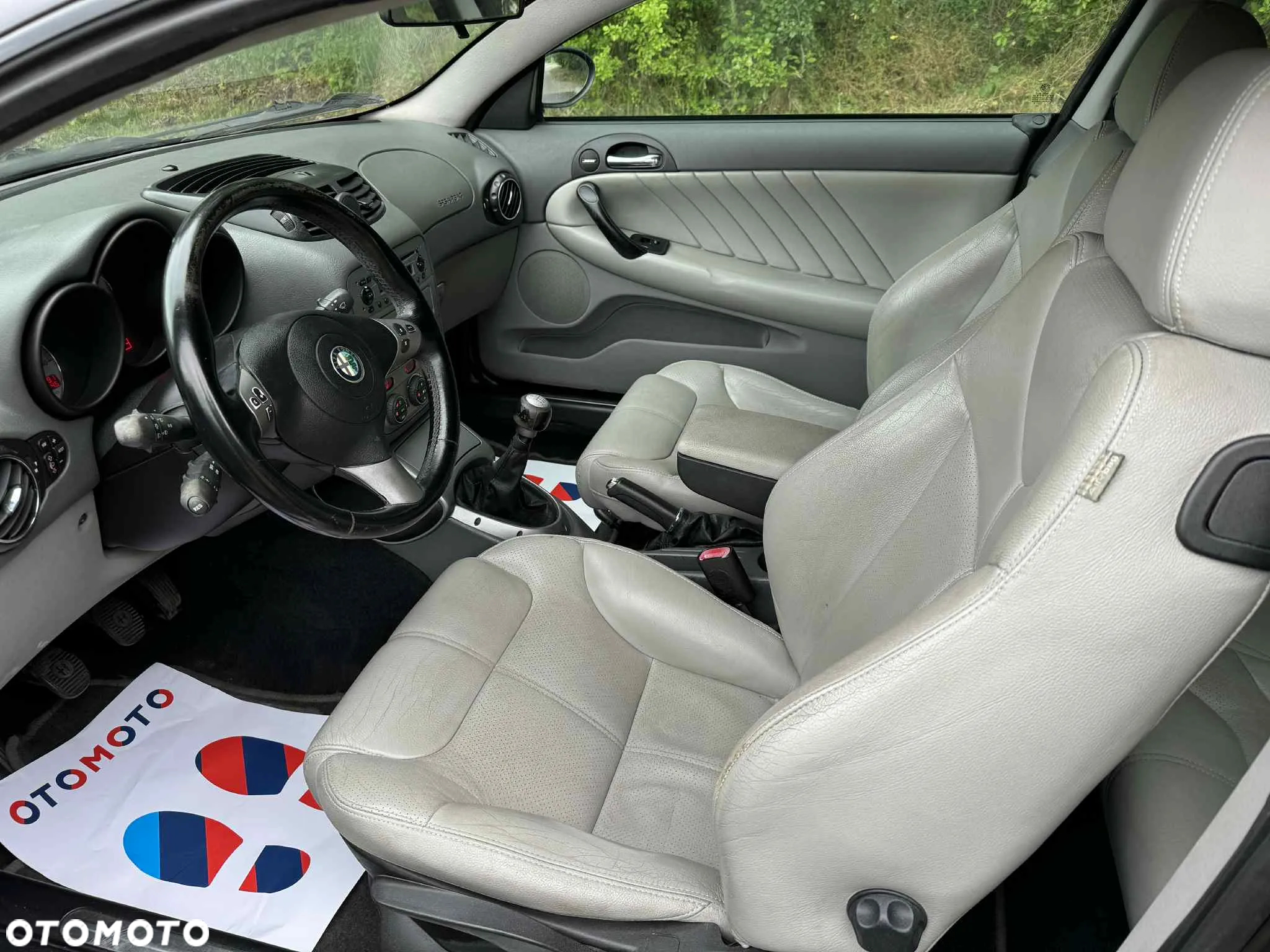 Alfa Romeo GT 1.9JTD 16V Distinctive - 8