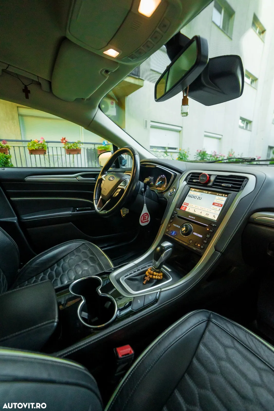 Ford Mondeo 2.0 HEV Vignale - 8