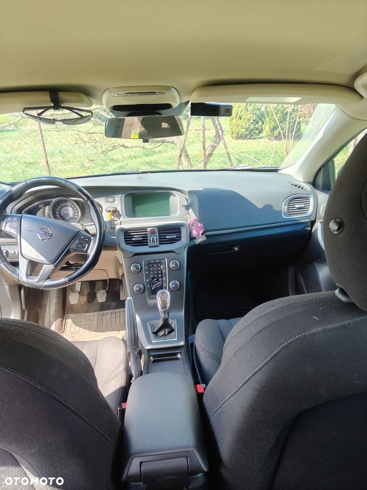 Volvo V40 D2 Kinetic - 12